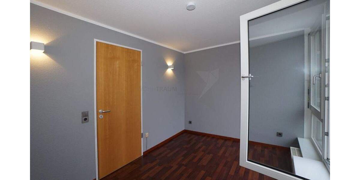 Etagenwohnung Zwickau Schedewitz - 4 Zimmer, 123 m&sup2;, 860&euro; | Angebot:25681355