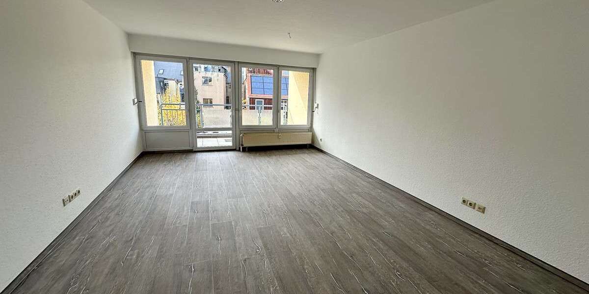 Etagenwohnung Glauchau - 2 Zimmer, 79 m&sup2;, 490&euro; | Angebot:18004400