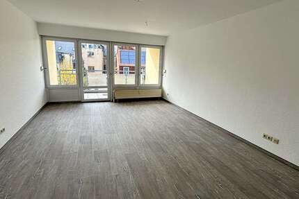 Wohnung Glauchau - 2 Zimmer, 79 m&sup2;, 490&euro; | Angebot:18004400