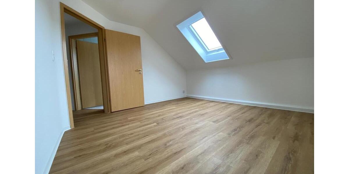 Dachgeschoßwohnung Schönheide - 2 Zimmer, 53 m&sup2;, 424&euro; | Angebot:25381771