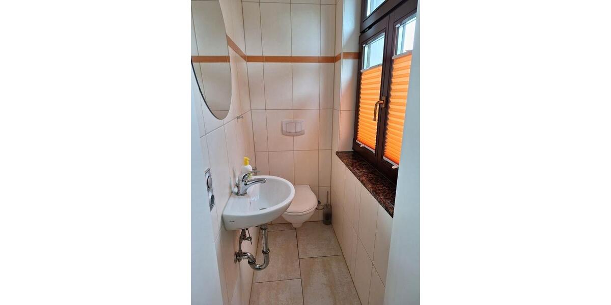 Dachgeschoßwohnung Zwickau - 2 Zimmer, 152 m&sup2;, 1.050&euro; | Angebot:26479906