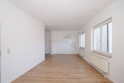 Wohnung Zwickau Innenstadt - 3 Zimmer, 80 m&sup2;, 480&euro; | Angebot:25681406