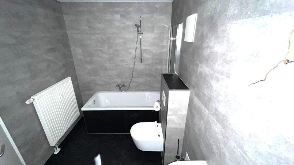 Dachgeschoßwohnung Reichenbach im Vogtland - 3 Zimmer, 77 m&sup2;, 464&euro; | Angebot:25056006