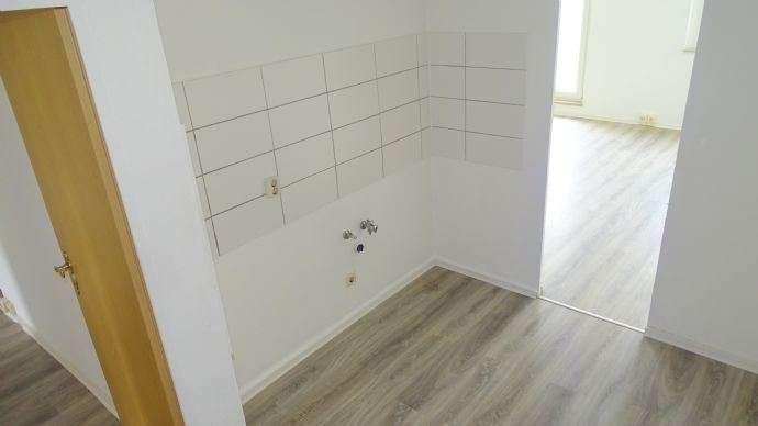 Etagenwohnung Reichenbach im Vogtland - 3 Zimmer, 69 m&sup2;, 305&euro; | Angebot:25918210