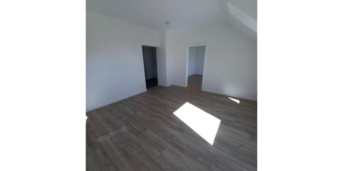 Dachgeschoßwohnung Zwickau Zwickau-West - 3 Zimmer, 62 m&sup2;, 340&euro; | Angebot:20618659