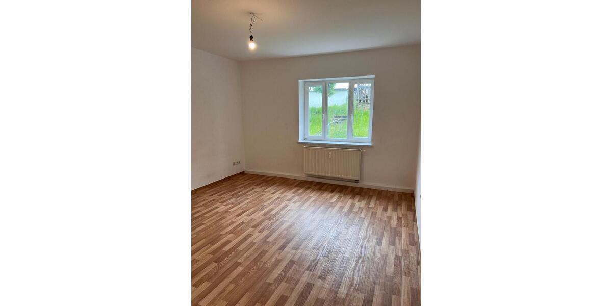 Etagenwohnung Glauchau - 3 Zimmer, 64 m&sup2;, 370&euro; | Angebot:24487629