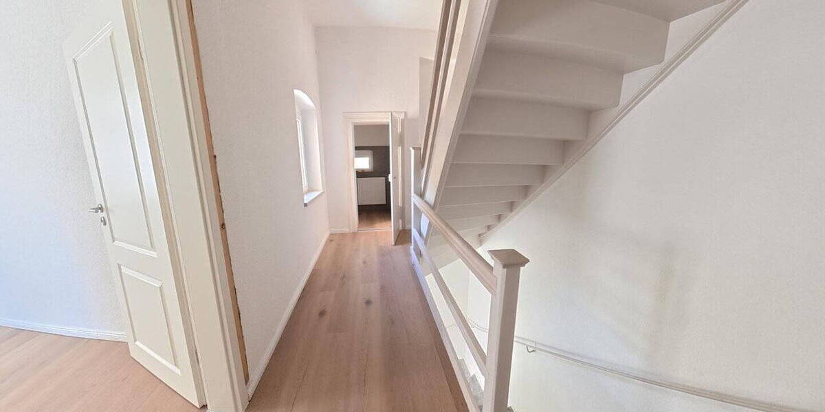 Einfamilienhaus Elsterberg - 7 Zimmer, 135 m&sup2;, 1.200&euro; | Angebot:26569313