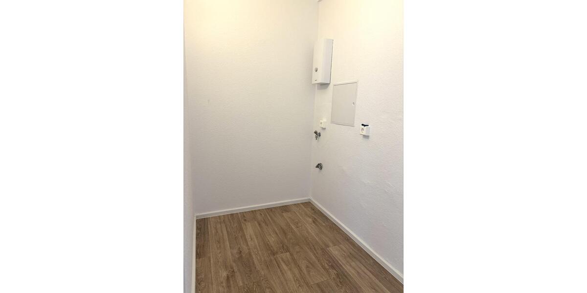 Etagenwohnung Zwickau Neuplanitz - 2 Zimmer, 58 m&sup2;, 383&euro; | Angebot:25569432