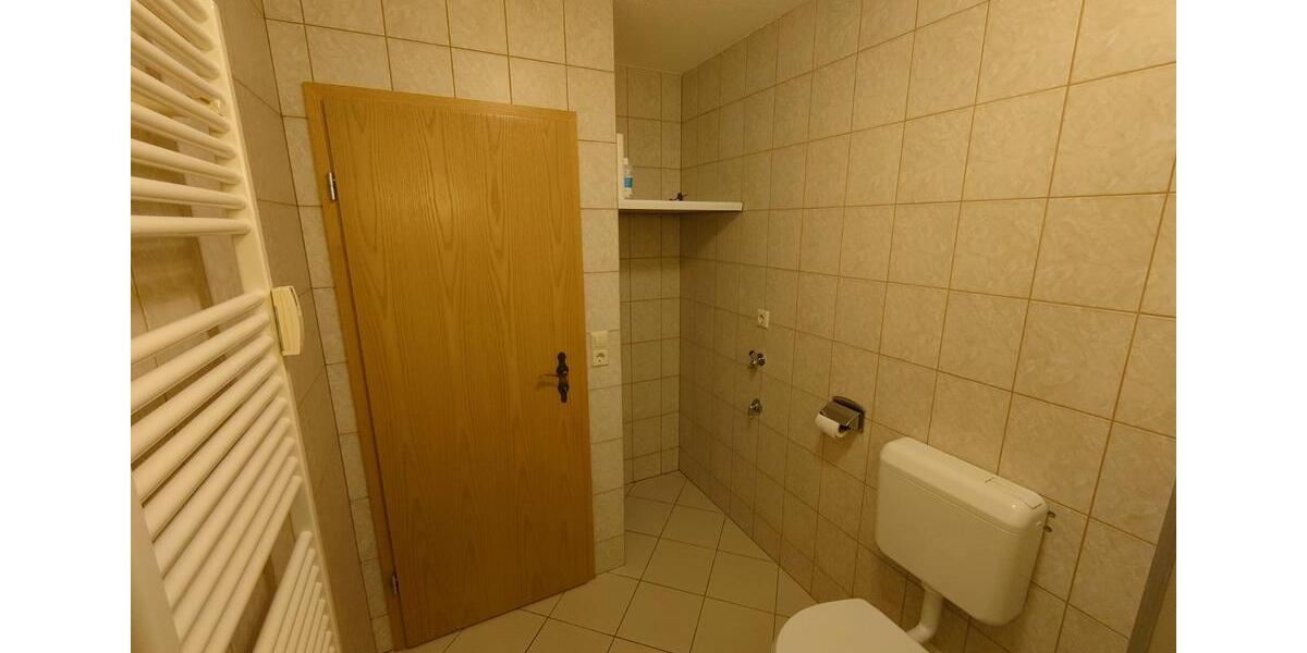 Erdgeschoßwohnung Hohenstein-Ernstthal Ernstthal - 2.5 Zimmer, 62 m&sup2;, 300&euro; | Angebot:26679894