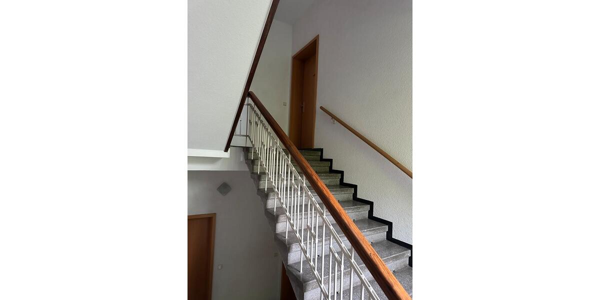 Dachgeschoßwohnung Crimmitschau - 2 Zimmer, 62 m&sup2;, 43.000&euro; | Angebot:27270867