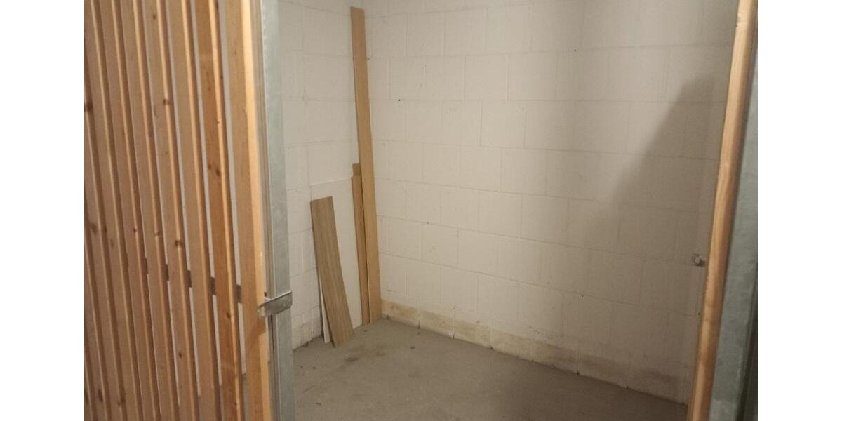 Erdgeschoßwohnung Crimmitschau - 1 Zimmer, 35 m&sup2;, 200&euro; | Angebot:24416208