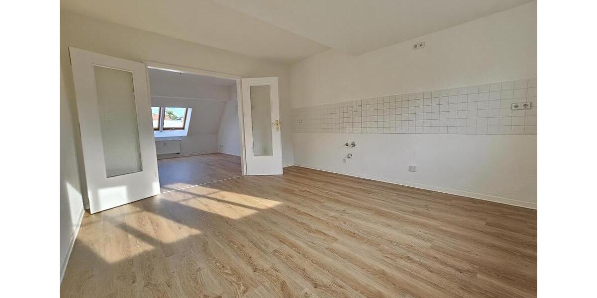 Dachgeschoßwohnung Zwickau Zwickau-Nord - 2 Zimmer, 52 m&sup2;, 338&euro; | Angebot:25362073