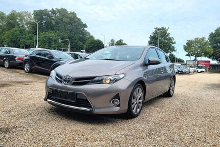 Toyota Auris 90.918 km 10.980 &euro; Zwickau 08056