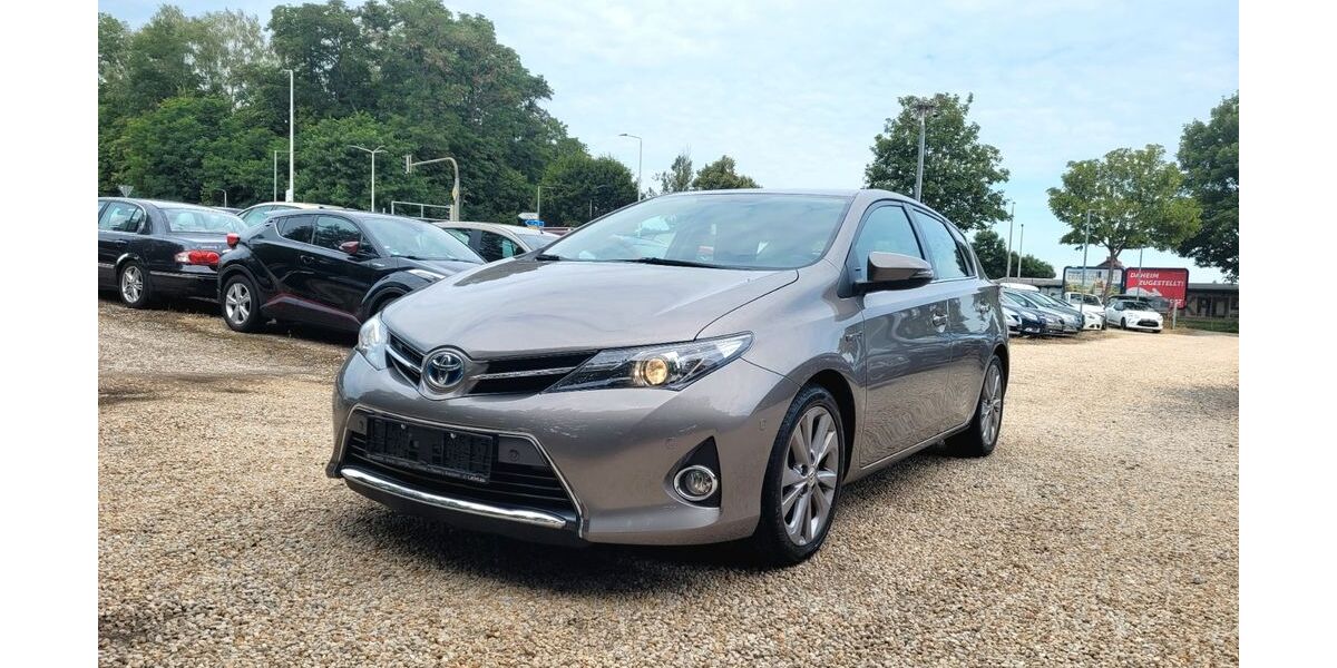 Toyota Auris 90.918 km 10.980 &euro; Zwickau 08056