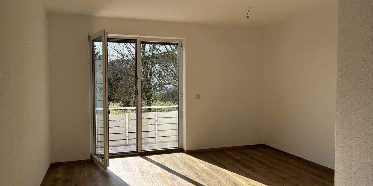 Etagenwohnung Zwickau Weißenborn - 3 Zimmer, 65 m&sup2;, 487&euro; | Angebot:25707533