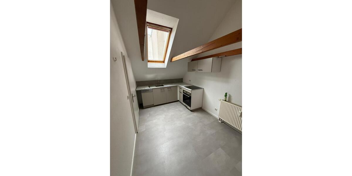 Dachgeschoßwohnung Lichtenstein (Sachsen) - 3.5 Zimmer, 76 m&sup2;, 460&euro; | Angebot:25902789