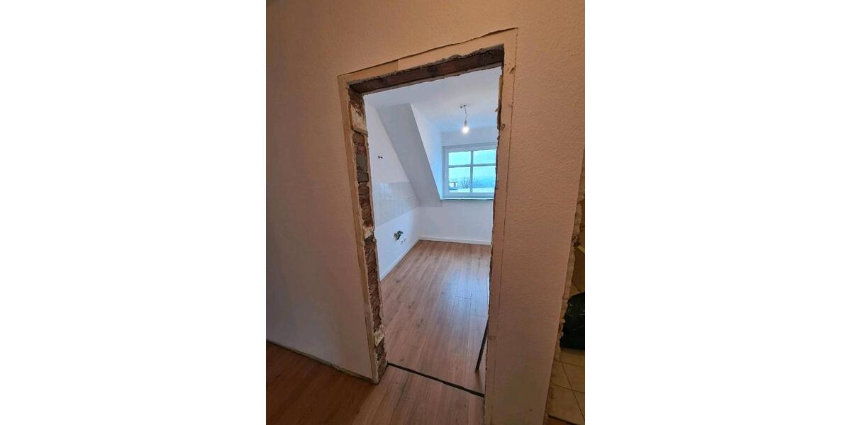 Dachgeschoßwohnung Hohenstein-Ernstthal Ernstthal - 2 Zimmer, 41 m&sup2;, 250&euro; | Angebot:25027094
