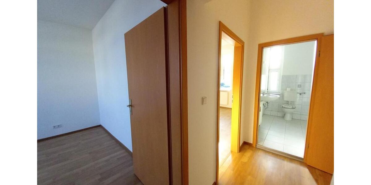 Etagenwohnung Glauchau - 4 Zimmer, 87 m&sup2;, 480&euro; | Angebot:25867453