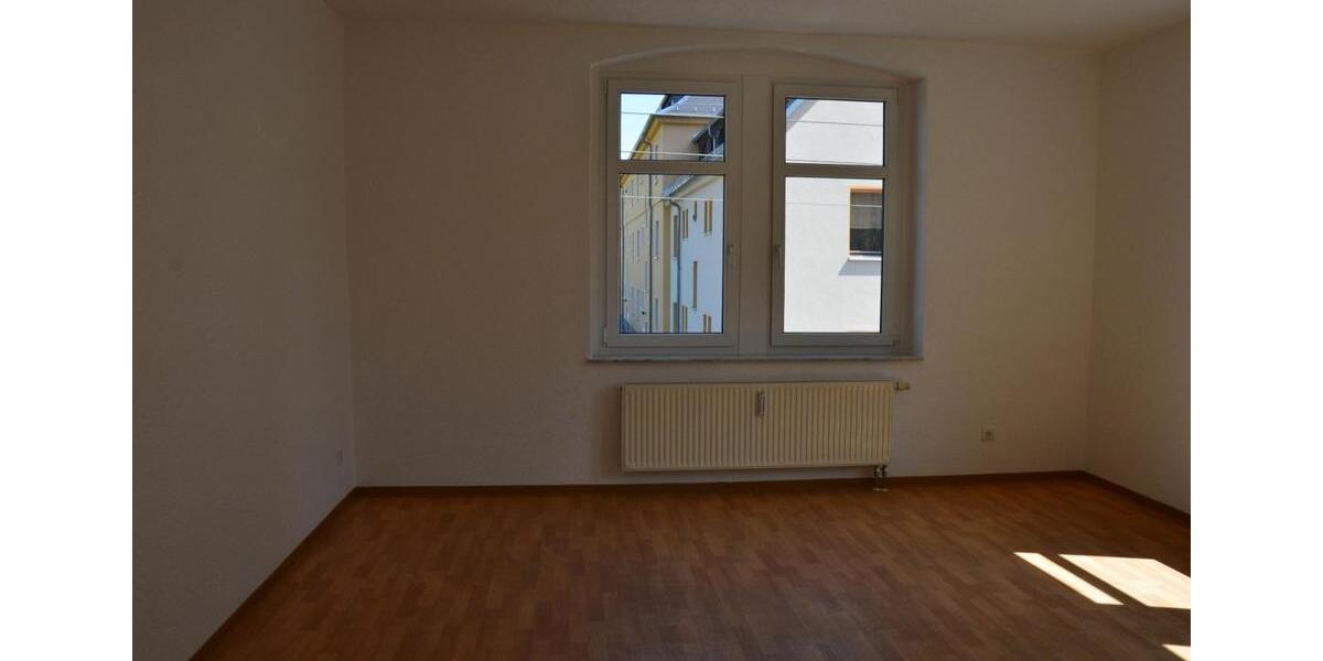 Etagenwohnung Glauchau - 3 Zimmer, 78 m&sup2;, 400&euro; | Angebot:26676977