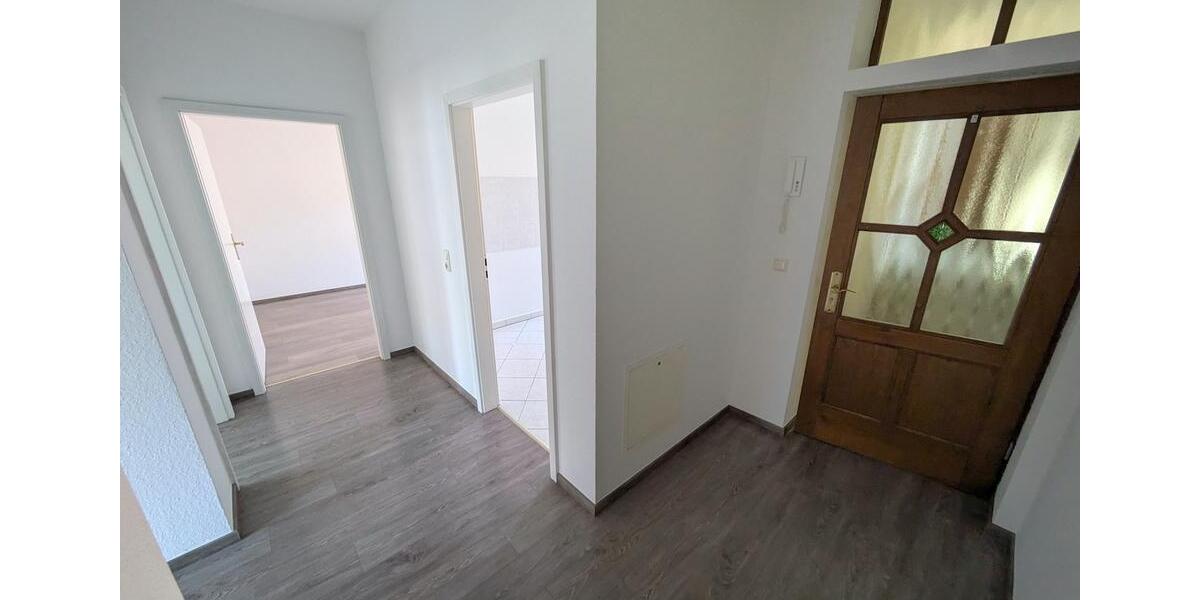Etagenwohnung Zwickau - 3 Zimmer, 68 m&sup2;, 410&euro; | Angebot:25945671