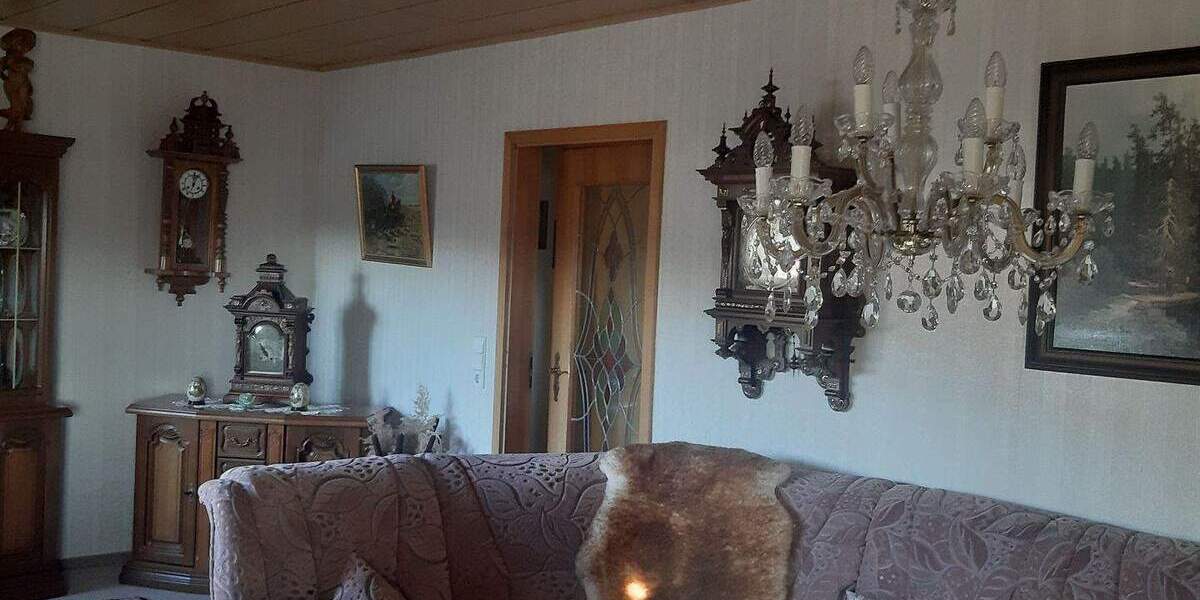 Einfamilienhaus Penig - 6 Zimmer, 220 m&sup2;, 380.000&euro; | Angebot:25799860