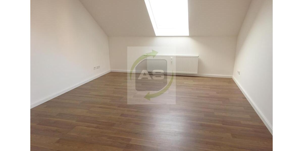 Dachgeschoßwohnung Zwickau - 5 Zimmer, 133 m&sup2;, 950&euro; | Angebot:23792815