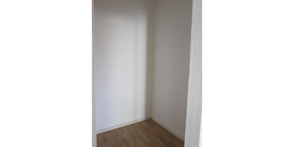 Etagenwohnung Crimmitschau - 3 Zimmer, 69 m&sup2;, 414&euro; | Angebot:23040587