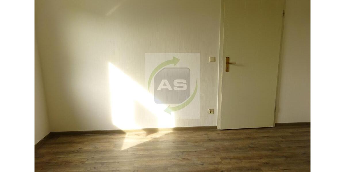 Etagenwohnung Zwickau - 2 Zimmer, 69 m&sup2;, 380&euro; | Angebot:25887100