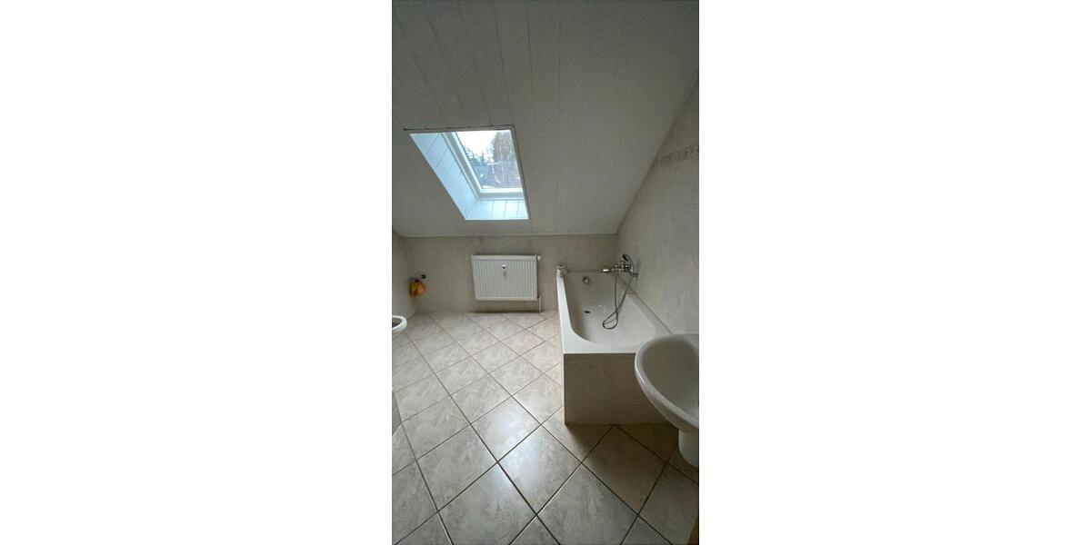 Dachgeschoßwohnung Reichenbach im Vogtland - 2 Zimmer, 45 m&sup2;, 550&euro; | Angebot:24535100