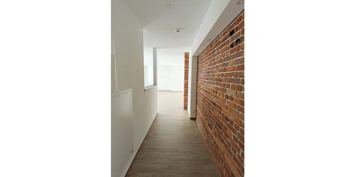 Etagenwohnung Zwickau - 2 Zimmer, 83 m&sup2;, 800&euro; | Angebot:25945650