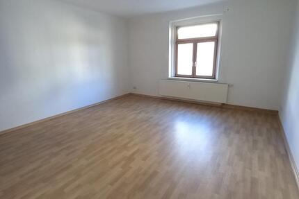 Wohnung Werdau - 2 Zimmer, 60 m&sup2;, 300&euro; | Angebot:24953428