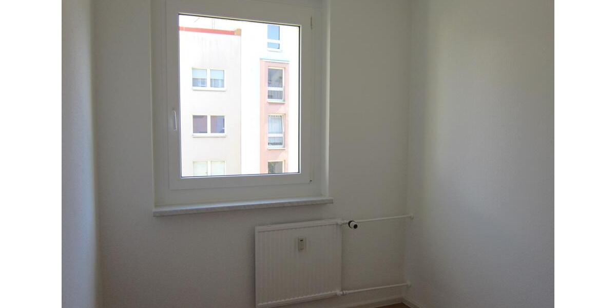 Etagenwohnung Crimmitschau - 4 Zimmer, 87 m&sup2;, 589&euro; | Angebot:19635396