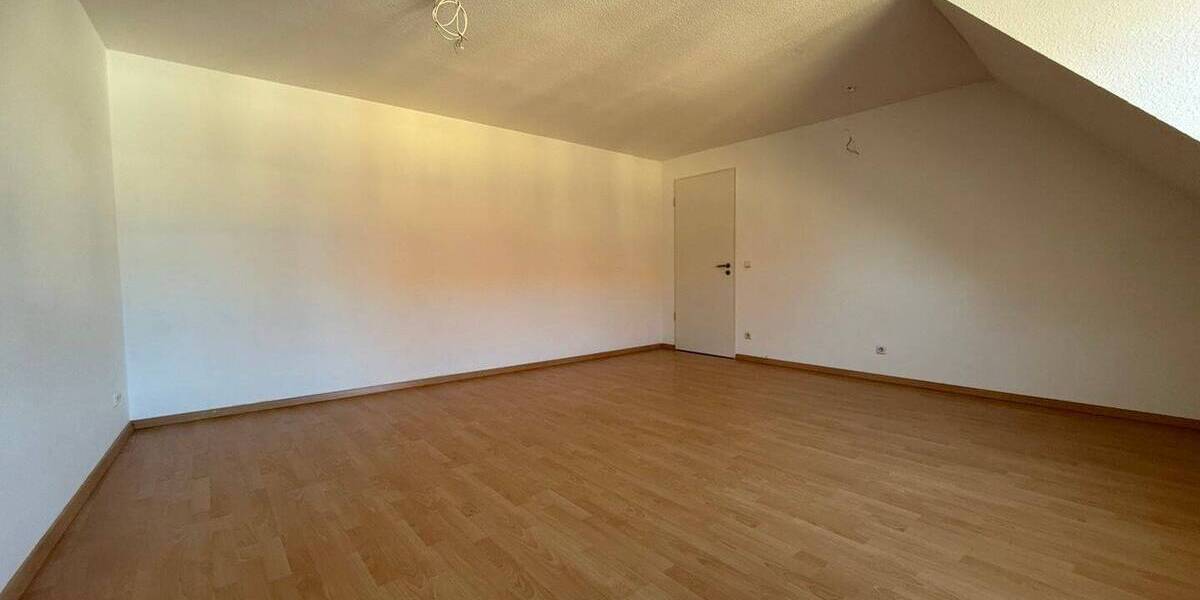 Etagenwohnung Zwickau Innenstadt - 2 Zimmer, 60 m&sup2;, 370&euro; | Angebot:25734771
