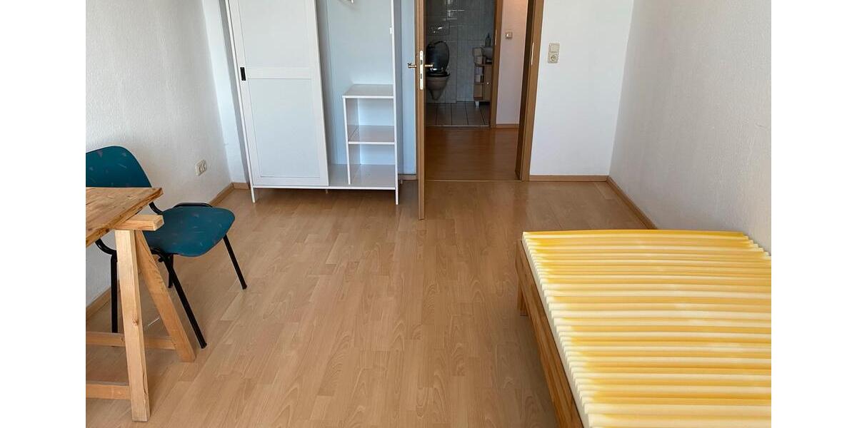 Etagenwohnung Zwickau - 1 Zimmer, 20 m&sup2;, 285&euro; | Angebot:26145382