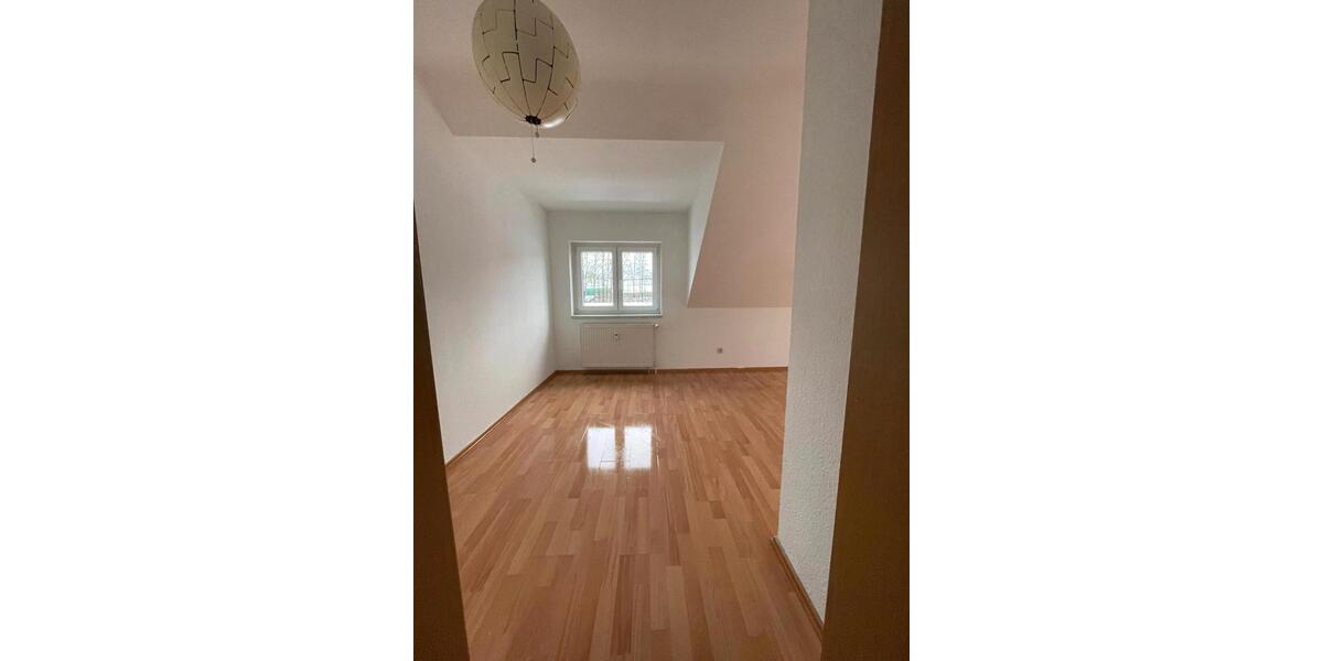 Dachgeschoßwohnung Reichenbach im Vogtland - 2 Zimmer, 45 m&sup2;, 550&euro; | Angebot:24535100