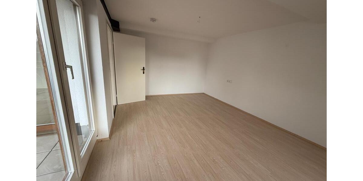 Dachgeschoßwohnung Auerbach/Vogtland Vogtland - 2 Zimmer, 77 m&sup2;, 460&euro; | Angebot:24337412