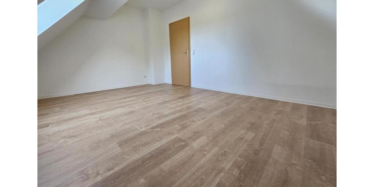 Dachgeschoßwohnung Zwickau Zwickau-Nord - 2 Zimmer, 52 m&sup2;, 338&euro; | Angebot:23524618