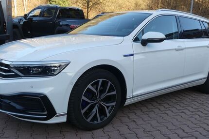 VW Passat Variant 63.150 km 21.990 &euro; Schneeberg 08289