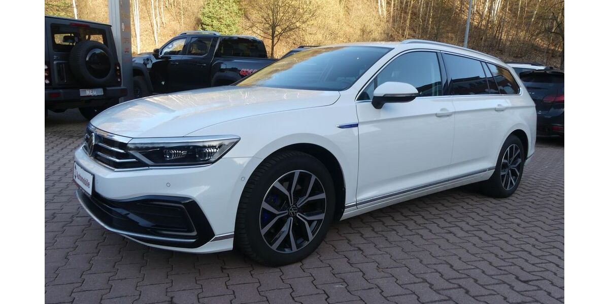 VW Passat Variant 63.150 km 21.990 &euro; Schneeberg 08289