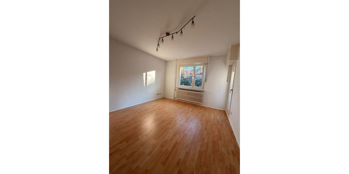 Etagenwohnung Crimmitschau - 2 Zimmer, 52 m&sup2;, 300&euro; | Angebot:26676957
