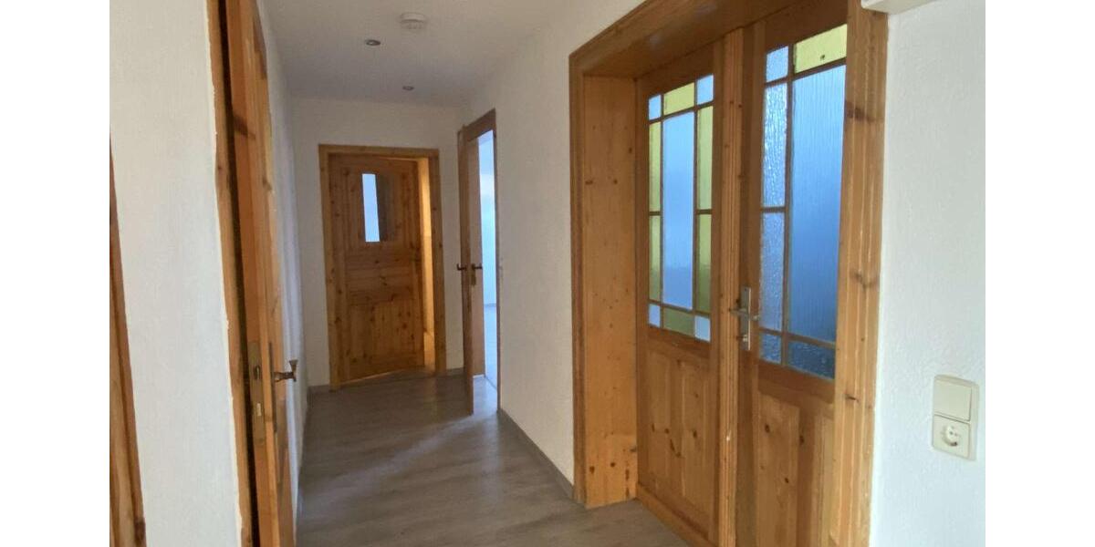 Etagenwohnung Zwickau Zwickau-Nord - 3 Zimmer, 97 m&sup2;, 610&euro; | Angebot:24941012