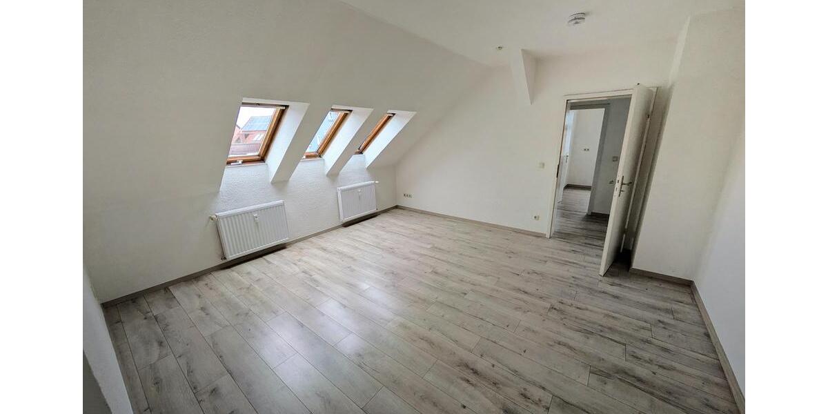 Dachgeschoßwohnung Zwickau Cainsdorf - 3 Zimmer, 52 m&sup2;, 360&euro; | Angebot:25945629