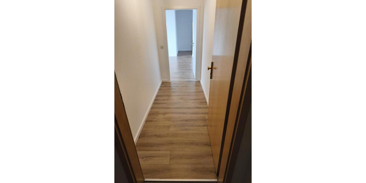 Etagenwohnung Crimmitschau - 3 Zimmer, 78 m&sup2;, 468&euro; | Angebot:24002220