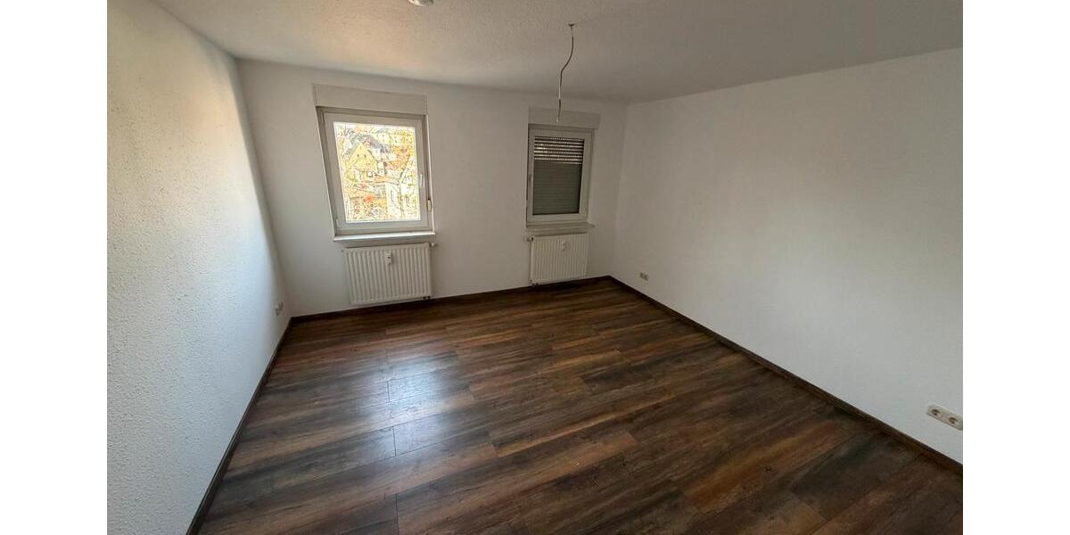 Dachgeschoßwohnung Niederwürschnitz - 3 Zimmer, 64 m&sup2;, 650&euro; | Angebot:25304224