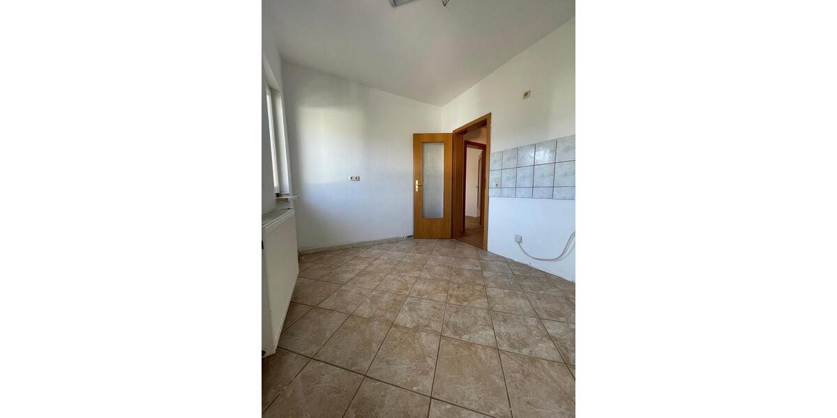 Etagenwohnung Schmölln - 2 Zimmer, 54 m&sup2;, 300&euro; | Angebot:23635135