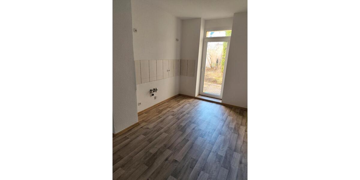 Etagenwohnung Glauchau - 2 Zimmer, 72 m&sup2;, 395&euro; | Angebot:25100565