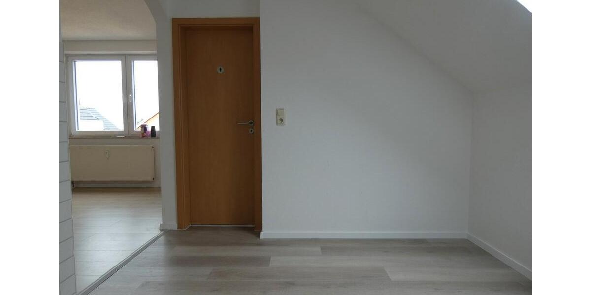 Dachgeschoßwohnung Zwickau Cainsdorf - 2 Zimmer, 43 m&sup2;, 250&euro; | Angebot:26644937