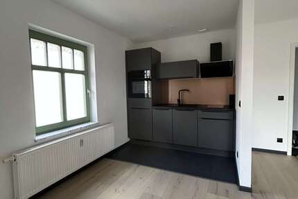 Wohnung Zwickau Marienthal - 1 Zimmer, 28 m&sup2;, 215&euro; | Angebot:25931761