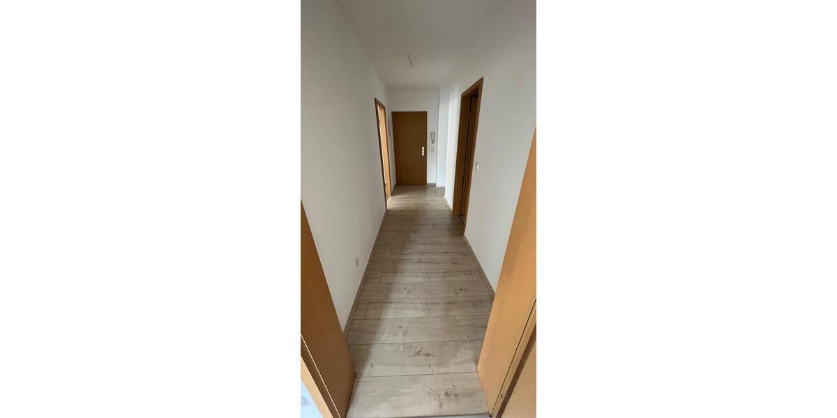 Etagenwohnung Zwickau Neuplanitz - 2 Zimmer, 68 m&sup2;, 370&euro; | Angebot:17651418