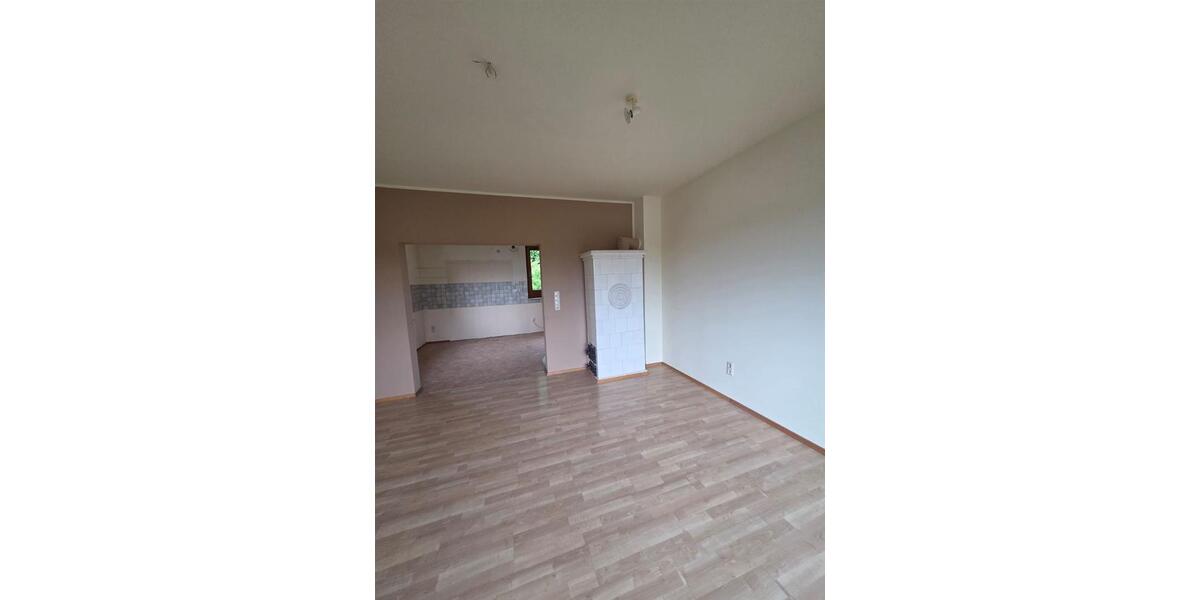 Etagenwohnung Meerane - 3 Zimmer, 80 m&sup2;, 440&euro; | Angebot:25902788